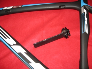 BH G5 Carbon Fiber Bicycle Frameset 2012 56cm MED Black Blue White Frame Fork!3