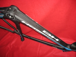 BH G5 Carbon Fiber Bicycle Frameset 2012 56cm MED Black Blue White Frame Fork!8